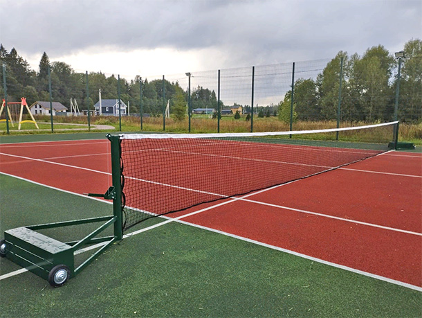 Теннисный корт в посёлке Троицкий Лес